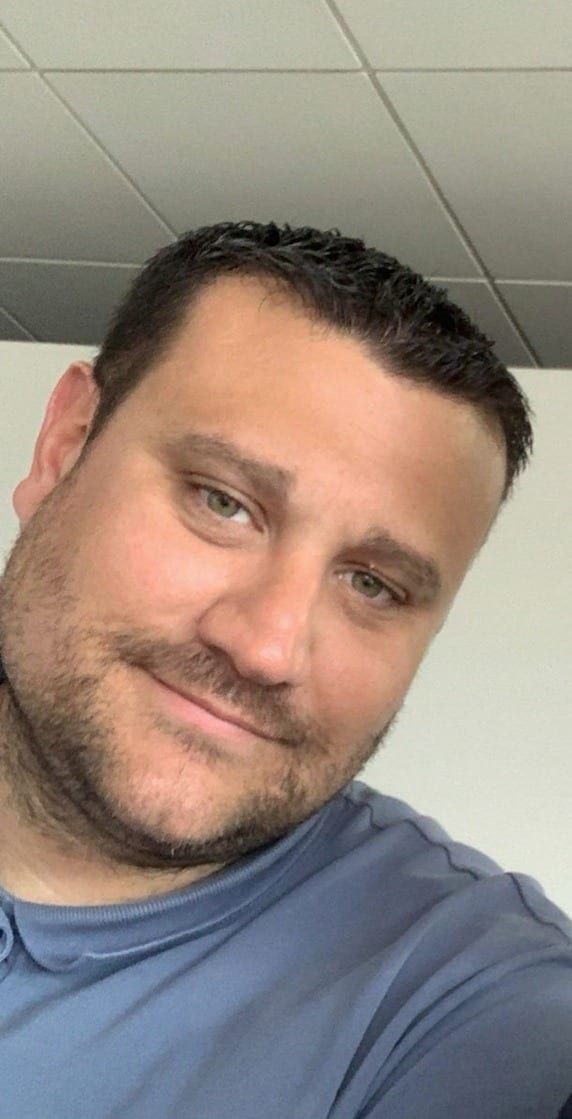 Profil de Rayad, 35 ans, Site de rencontre gay à Villars-sous-Mont (Fribourg)