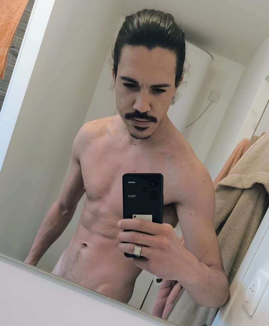 Cheickh - Site de rencontre gay à Tenna Profil de Cheickh, 37 ans, Site de rencontre gay à Tenna (Grisons)