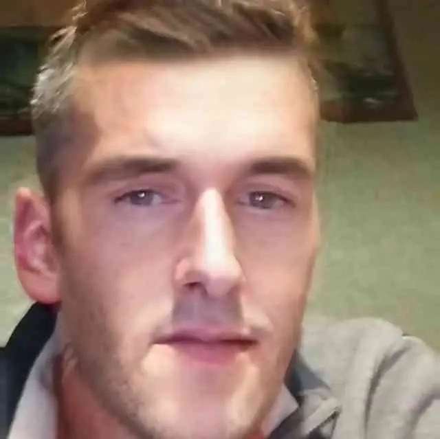 Wali - Site de rencontre gay à Bellegarde Profil de Wali, 40 ans, Site de rencontre gay à Bellegarde (Fribourg)