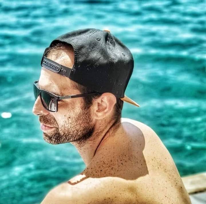 Profil de Mounire, 34 ans, Site de rencontre gay à La Chaux-du-Milieu (Neuchâtel)