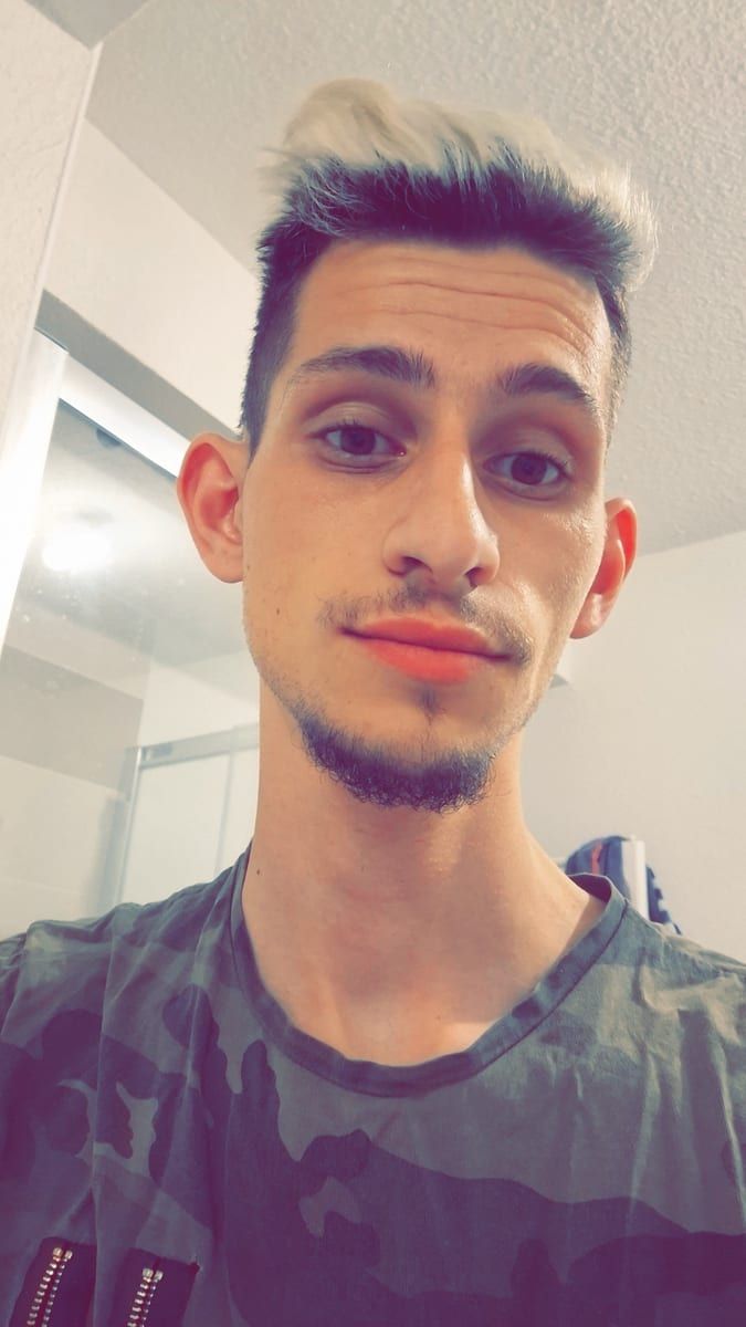 Profil de Wacim, 27 ans, Site de rencontre gay à Muotathal (Uri)