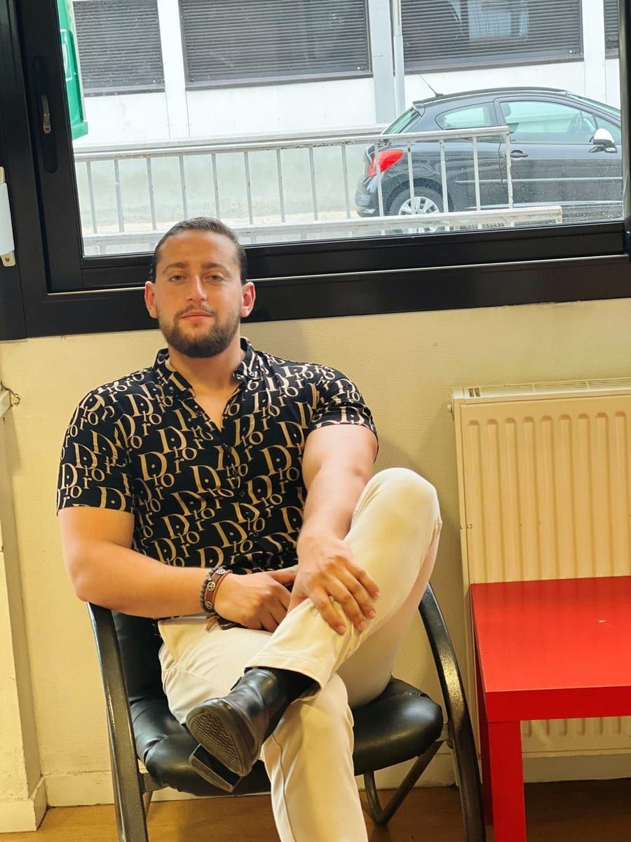 Nardo - Site de rencontre gay à Flond Profil de Nardo, 40 ans, Site de rencontre gay à Flond (Grisons)