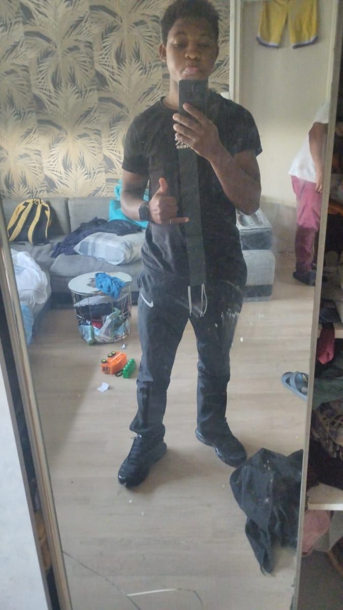 Dohan - Site de rencontre gay à Les Geneveys-sur-Coffrane Profil de Dohan, 31 ans, Site de rencontre gay à Les Geneveys-sur-Coffrane (Neuchâtel)