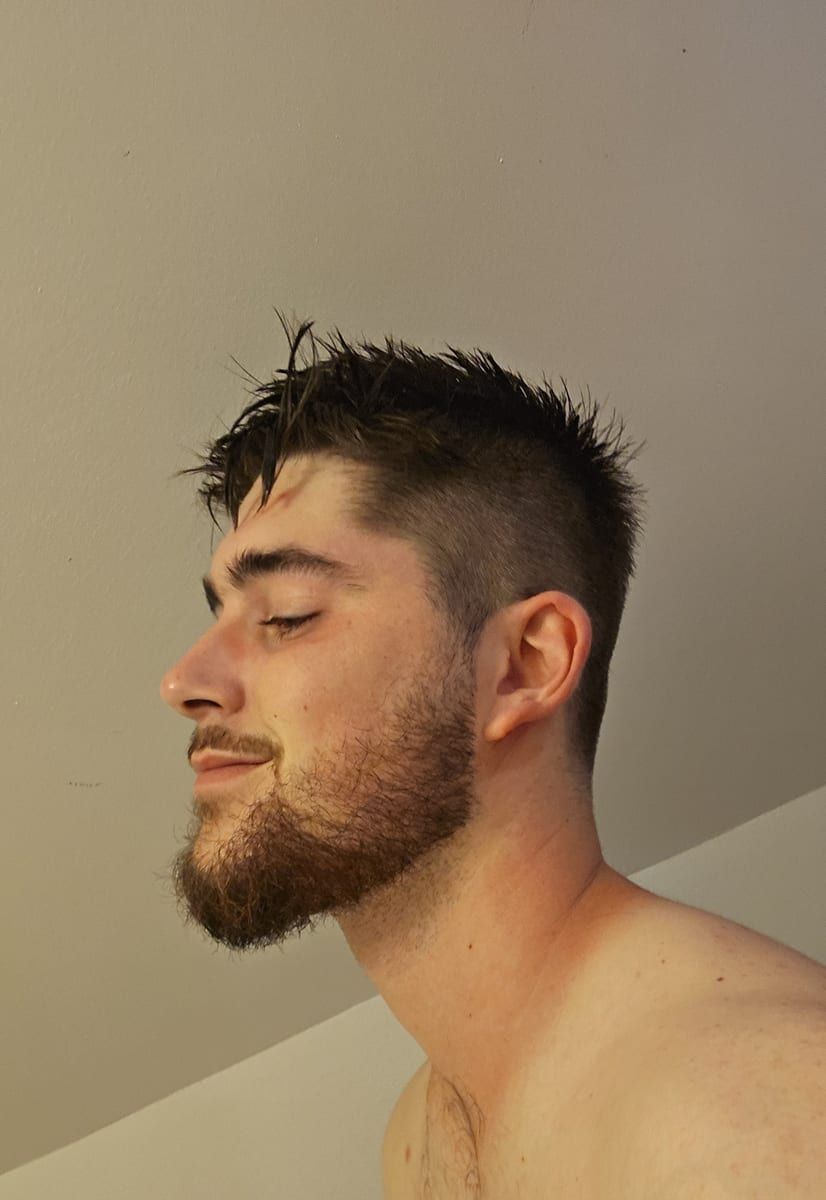 Profil de Kerwan, 25 ans, Site de rencontre gay à Vesin (Fribourg)