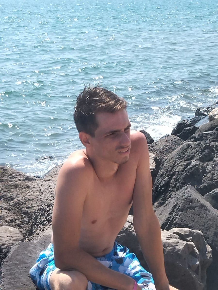 Profil de Laouenan, 35 ans, Site de rencontre gay à Vésenaz (Genève)