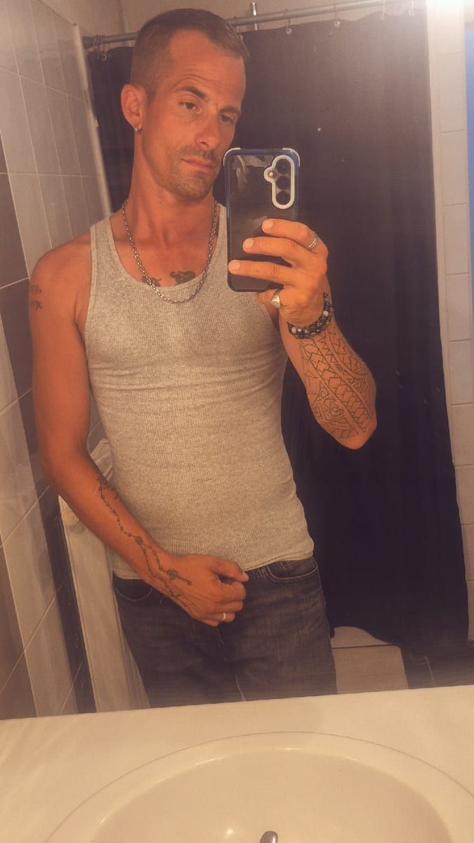 Aniel - Site de rencontre gay à Wasserauen Profil de Aniel, 41 ans, Site de rencontre gay à Wasserauen (Appenzell Rhodes-Intérieures)