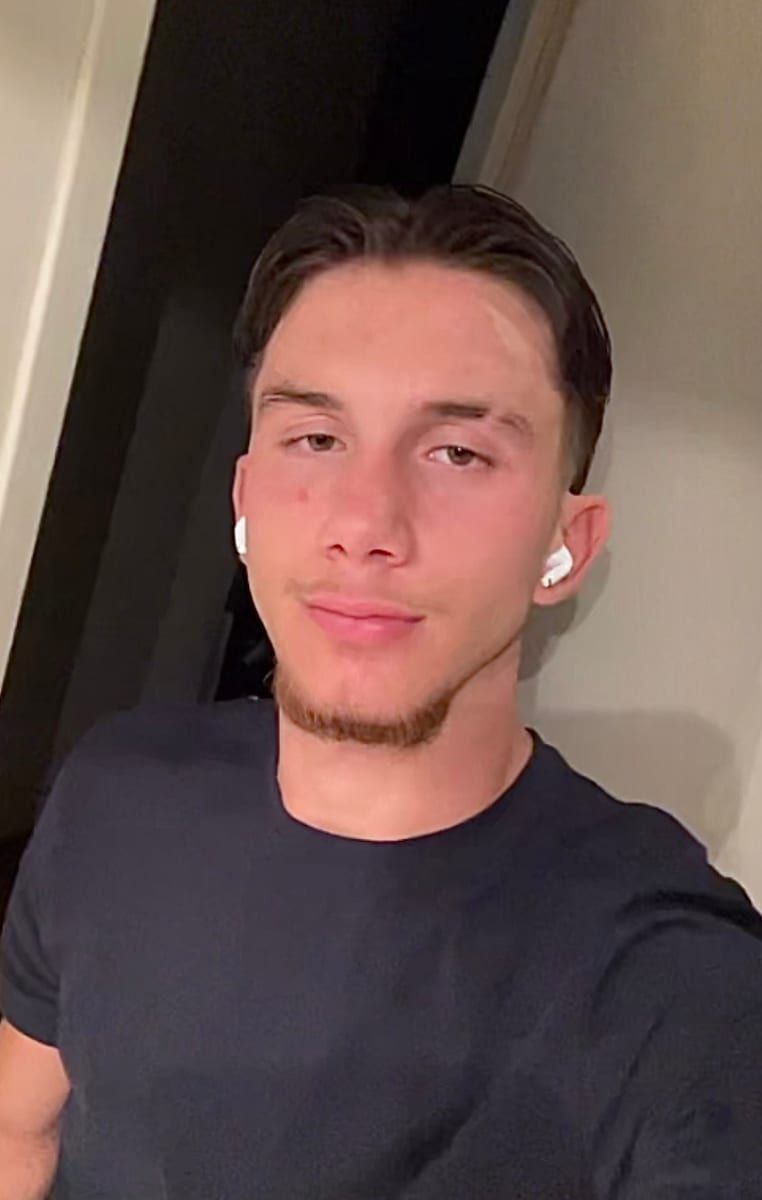 Bechir - Site de rencontre gay à Cazis Profil de Bechir, 42 ans, Site de rencontre gay à Cazis (Grisons)