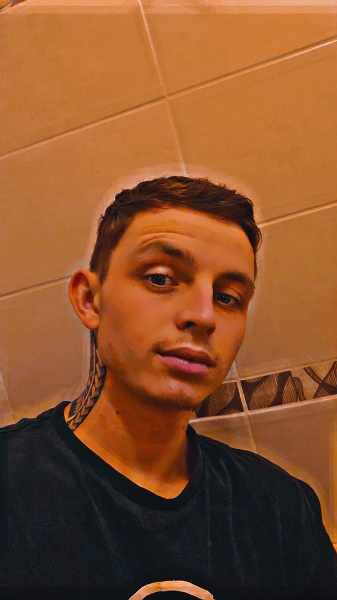 Profil de Claude-olivier, 43 ans, Site de rencontre gay à St-Brais (Jura)