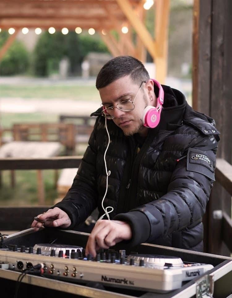 Abdelrazak - Site de rencontre gay à Syens Profil de Abdelrazak, 42 ans, Site de rencontre gay à Syens (Vaud)