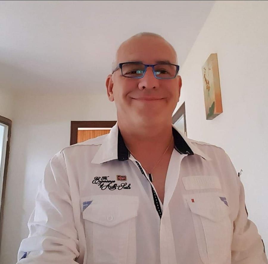 El - Site de rencontre gay à Braggio Profil de El, 33 ans, Site de rencontre gay à Braggio (Grisons)