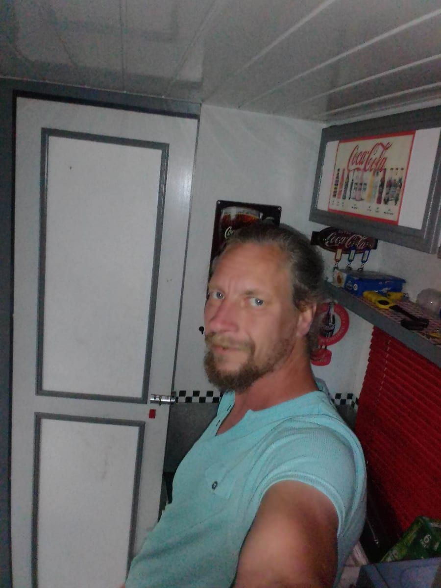 Profil de Ridwan, 40 ans, Site de rencontre gay à Rebeuvelier (Jura)