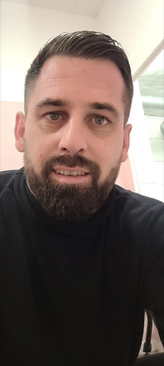 Ebene - Site de rencontre gay à Schattenhalb Profil de Ebene, 39 ans, Site de rencontre gay à Schattenhalb (Berne)