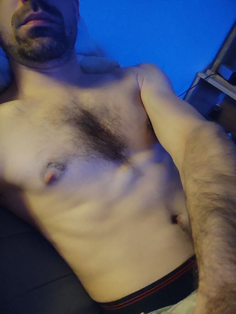 Leontel - Site de rencontre gay à Rossenges Profil de Leontel, 24 ans, Site de rencontre gay à Rossenges (Vaud)