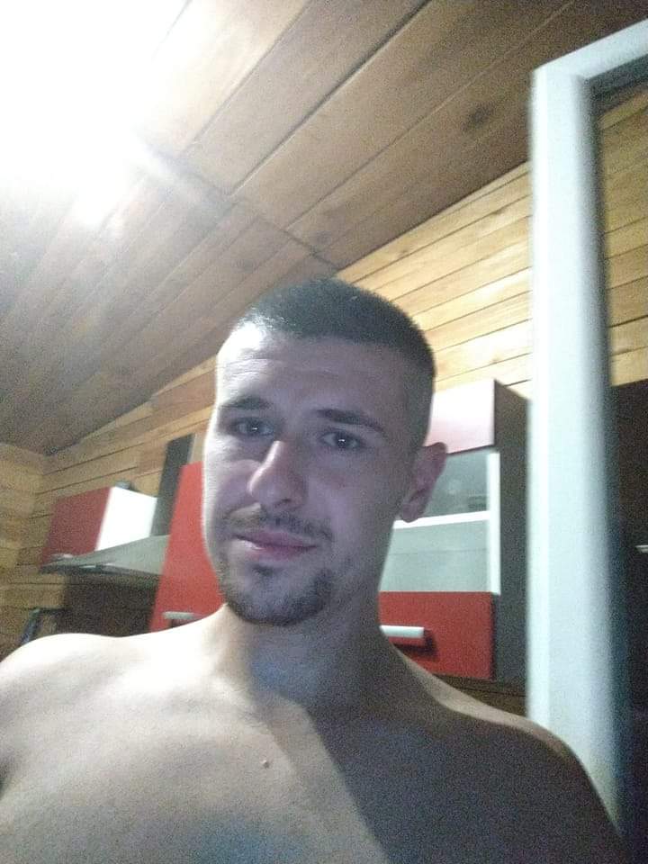 Alphee - Site de rencontre gay à Tobel Profil de Alphee, 22 ans, Site de rencontre gay à Tobel (Thurgovie)