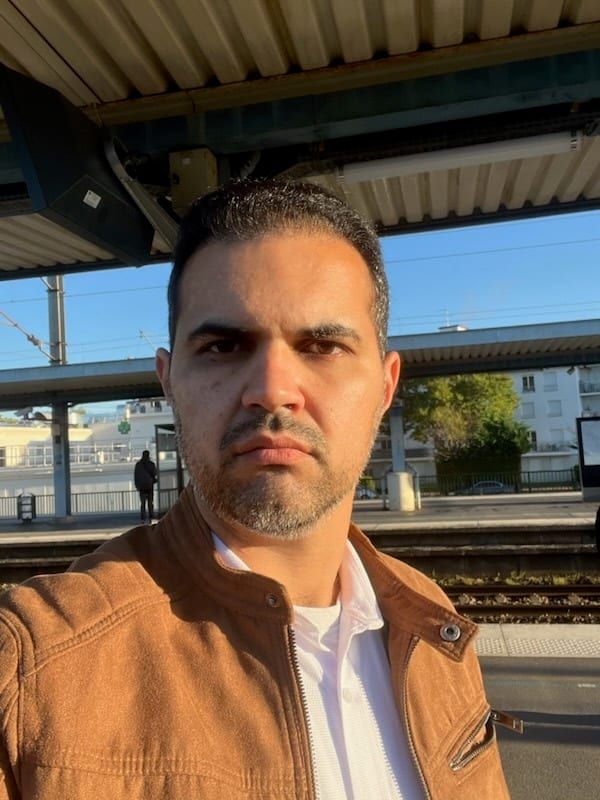 Profil de Hafid, 29 ans, Site de rencontre gay à Oberurnen (Glaris)