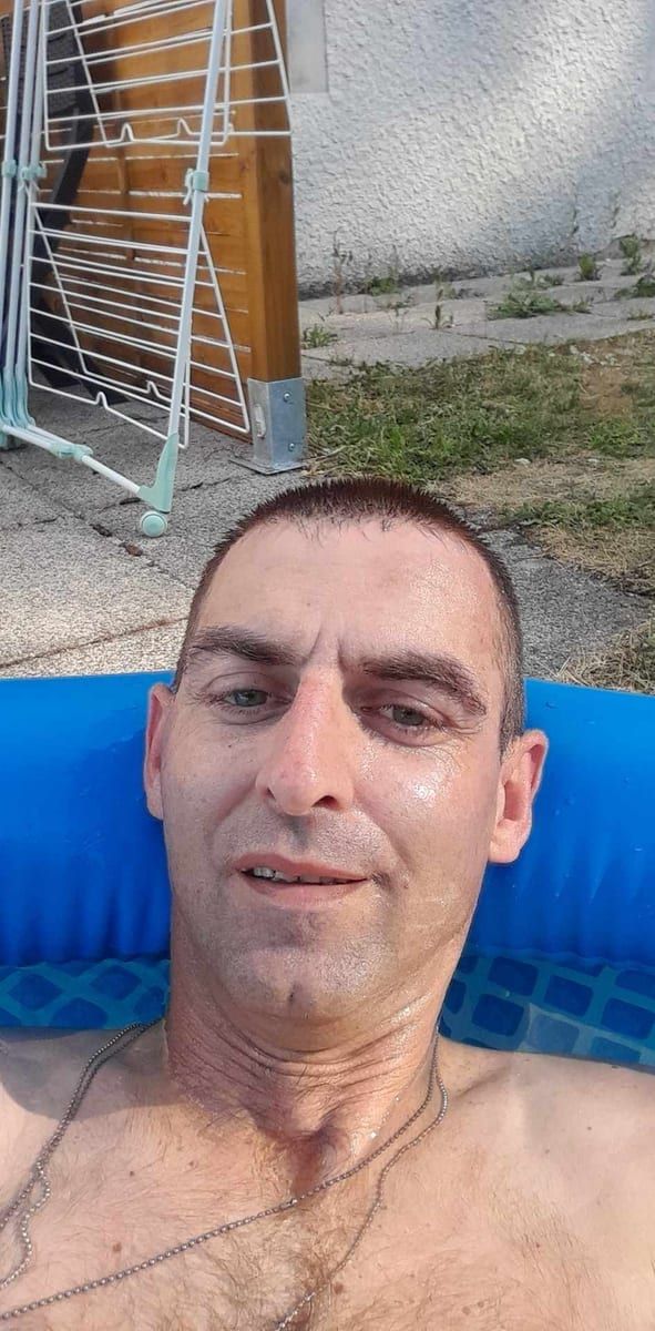 Pio - Site de rencontre gay à Haslen AI Profil de Pio, 26 ans, Site de rencontre gay à Haslen AI (Appenzell Rhodes-Intérieures)