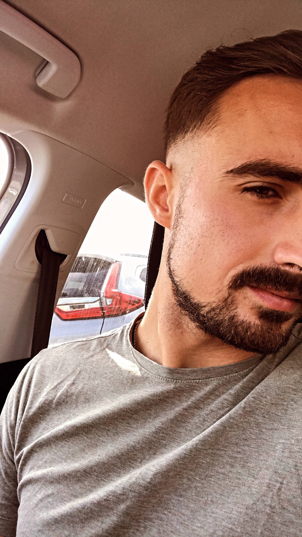 Silvan - Site de rencontre gay à Splügen Profil de Silvan, 29 ans, Site de rencontre gay à Splügen (Grisons)