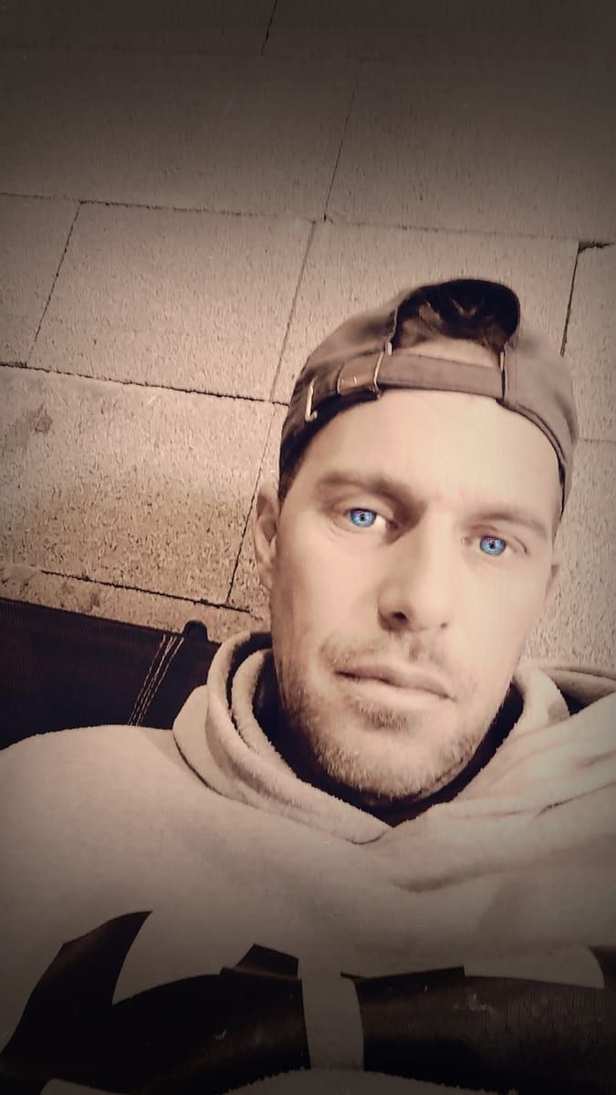 Profil de Gilian, 32 ans, Site de rencontre gay à Wolfertswil (Saint-Gall)